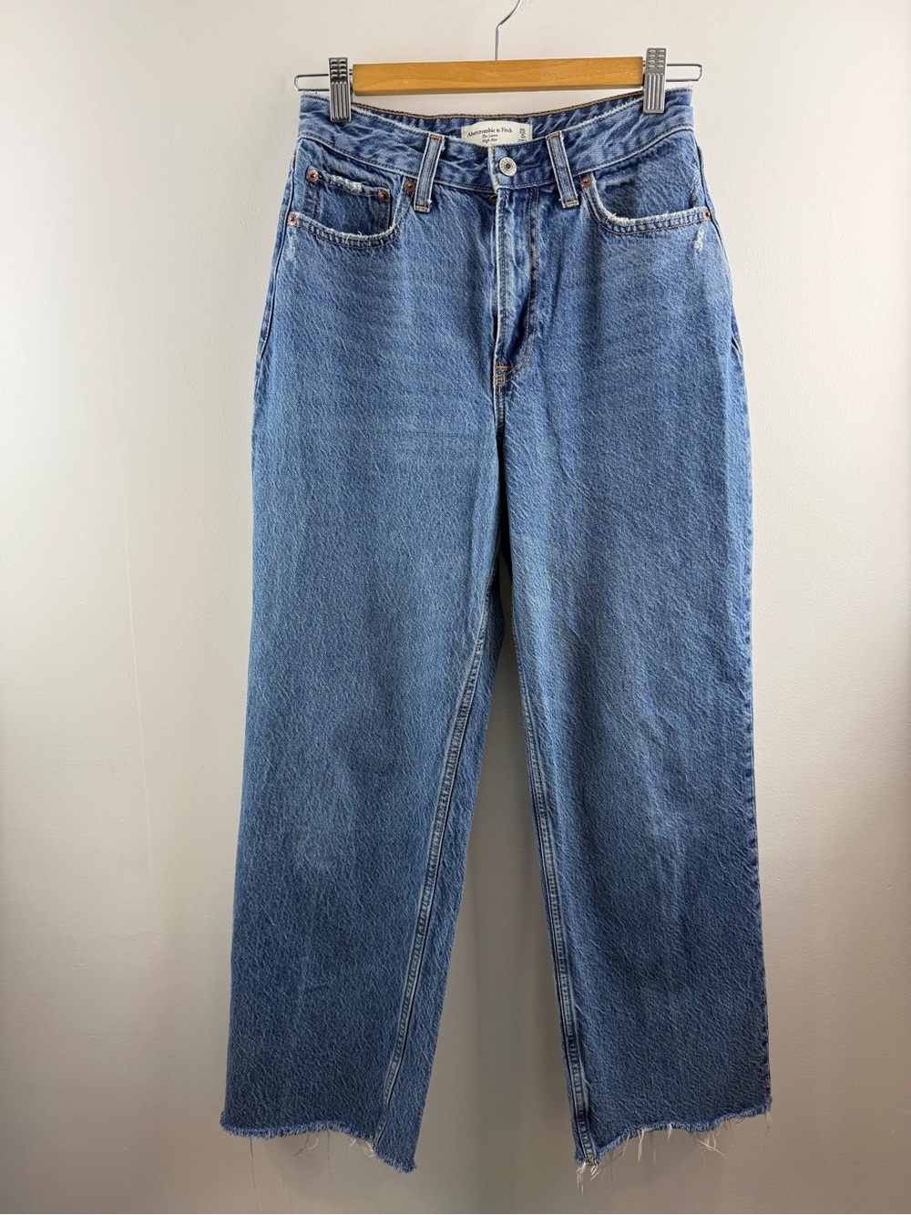 Abercrombie Curve Love The Loose High Rise Jeans 25 0S Short Light Wash Raw Hem